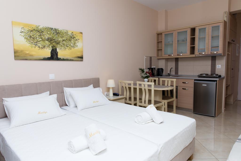 ريثيمنو Marilyn Apartments الغرفة الصورة